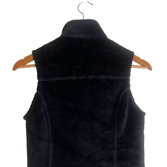 Patagonia black fuzzy full zip vest. Size small - Picture 5 of 8